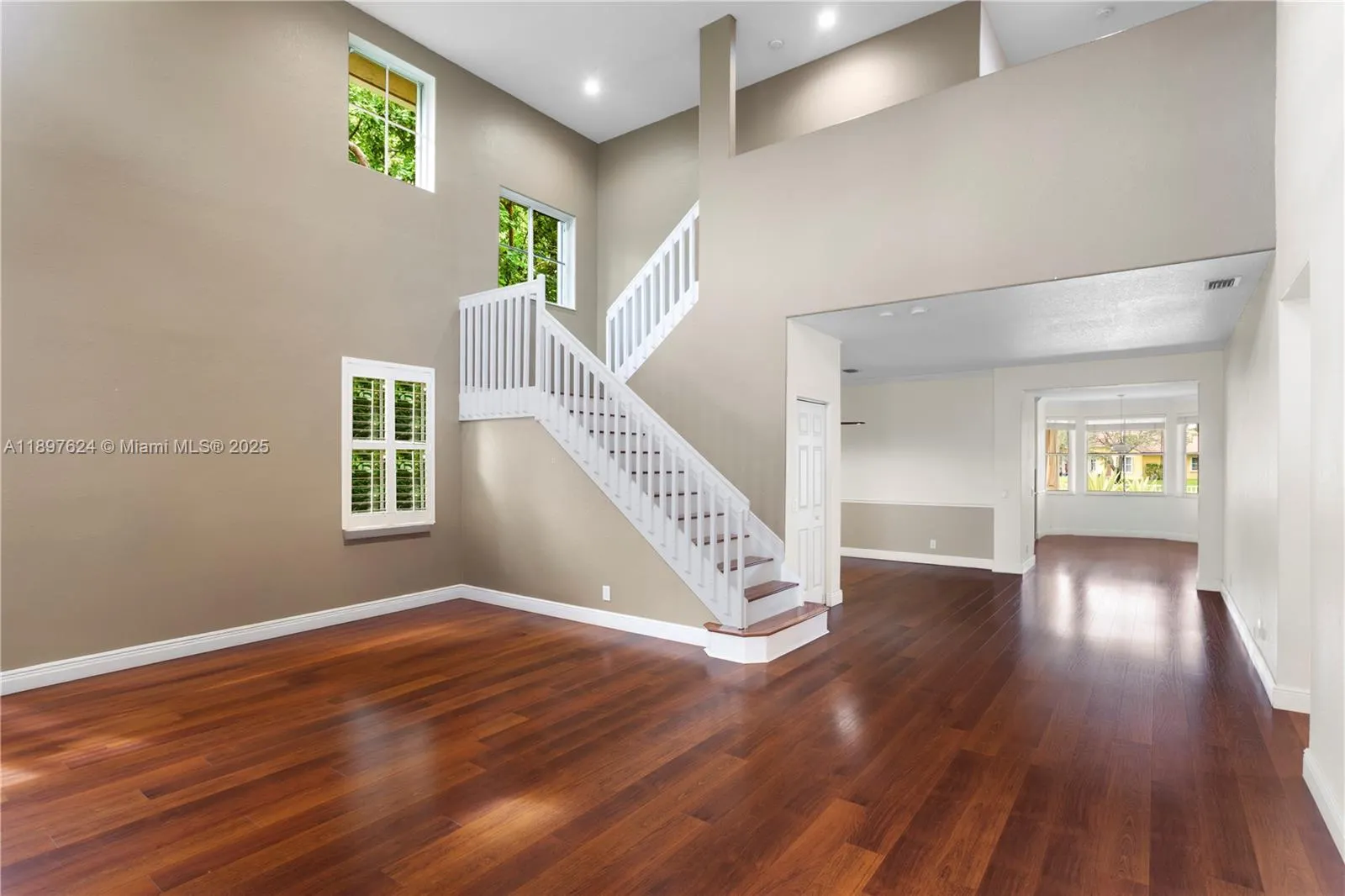 3620 Heron Ridge Ln