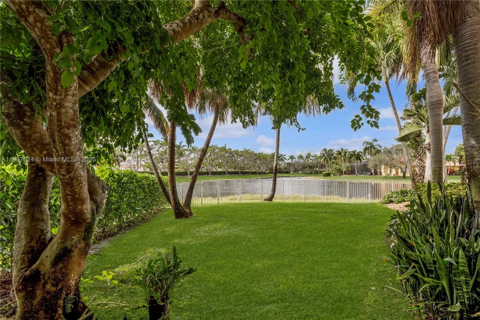 3620 Heron Ridge Ln