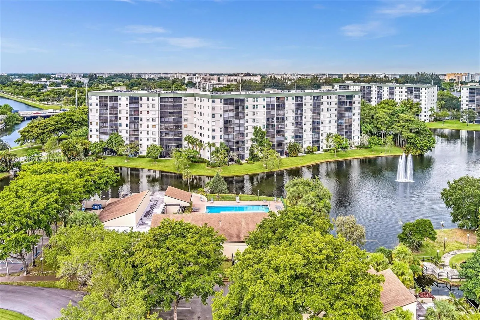 2221 Cypress Island Dr, #805