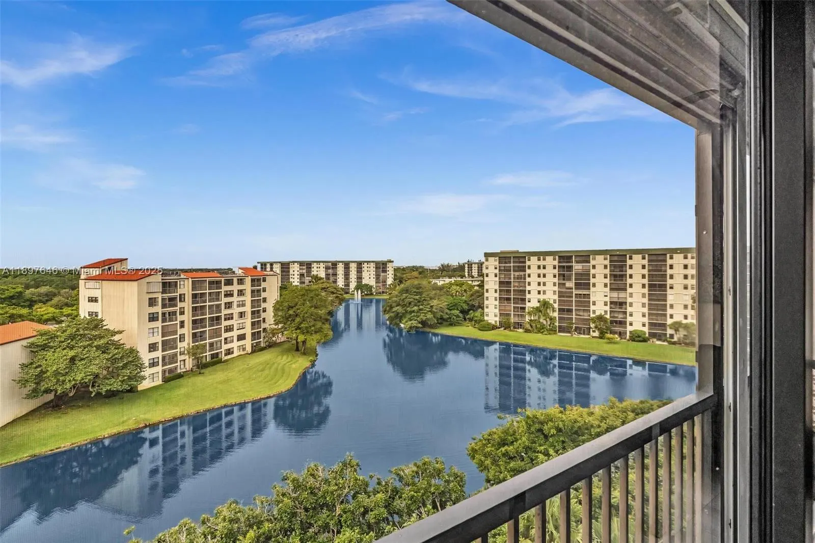 2221 Cypress Island Dr, #805