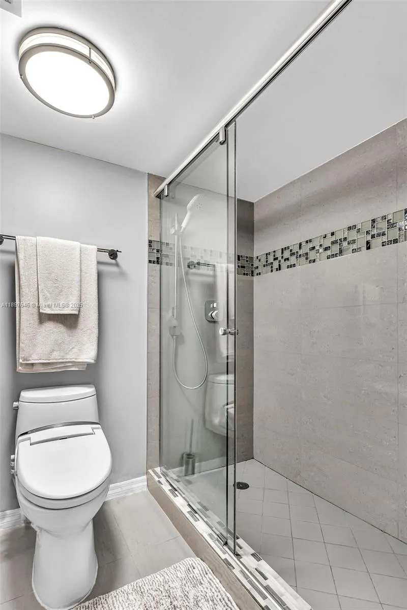 2221 Cypress Island Dr, #805