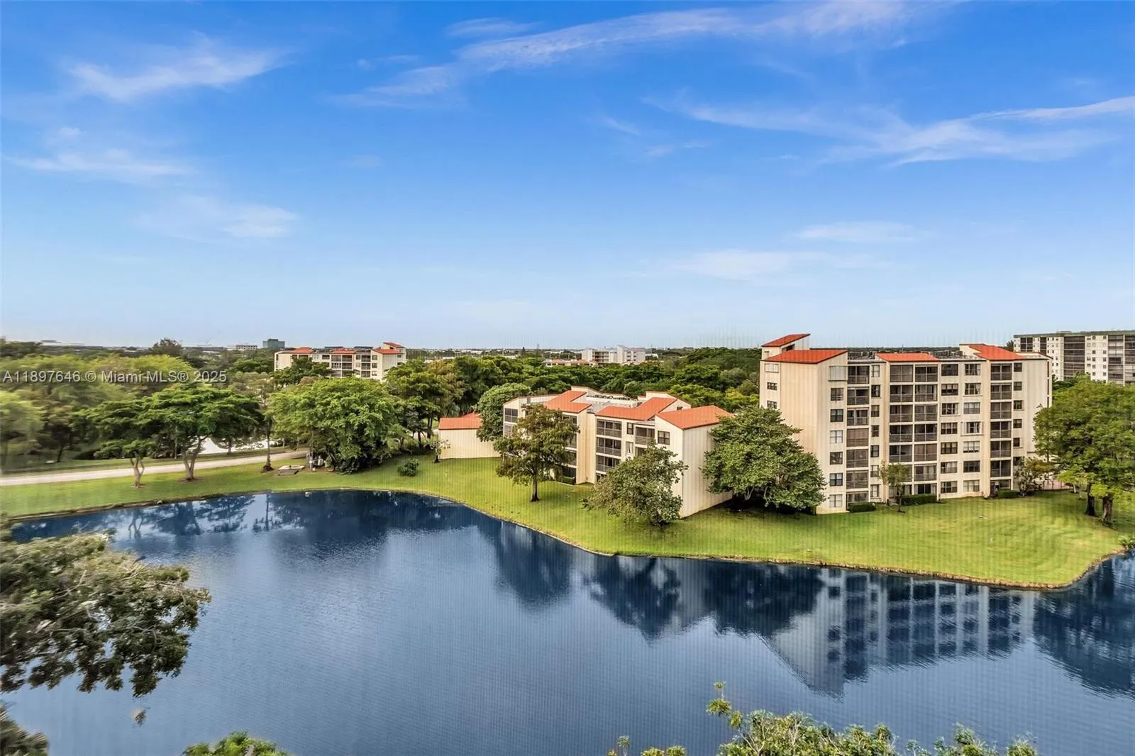2221 Cypress Island Dr, #805