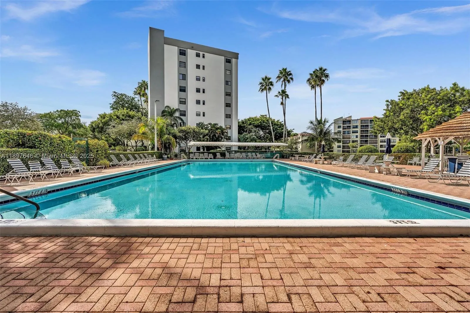 2221 Cypress Island Dr, #805