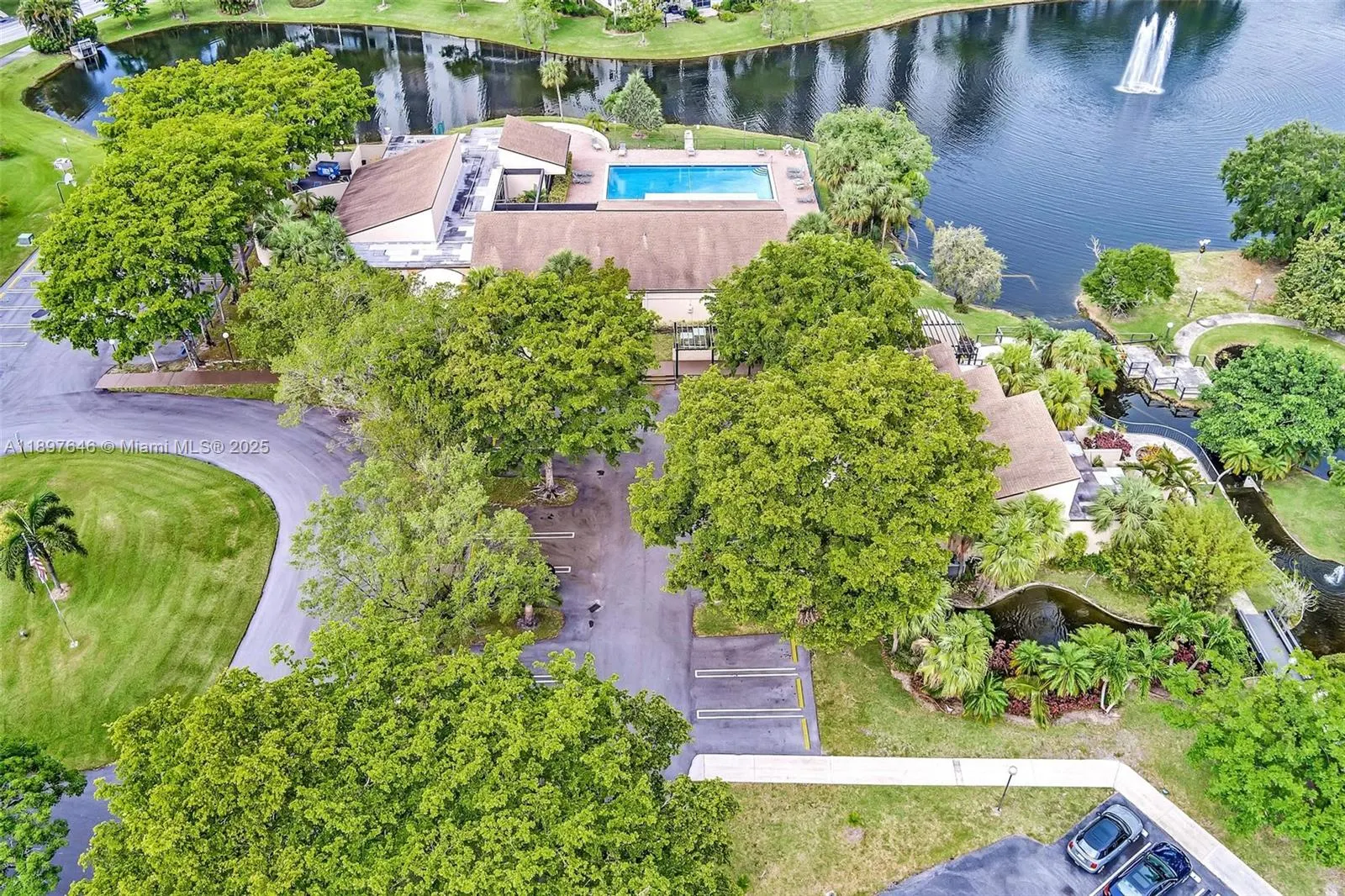 2221 Cypress Island Dr, #805