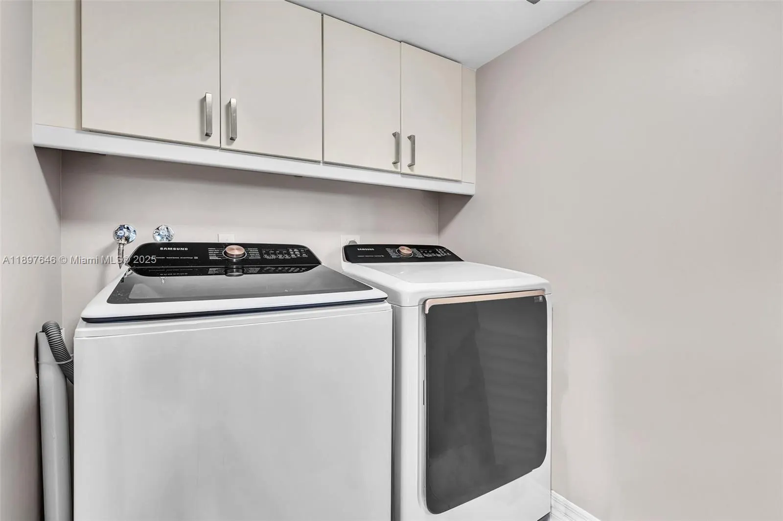 2221 Cypress Island Dr, #805