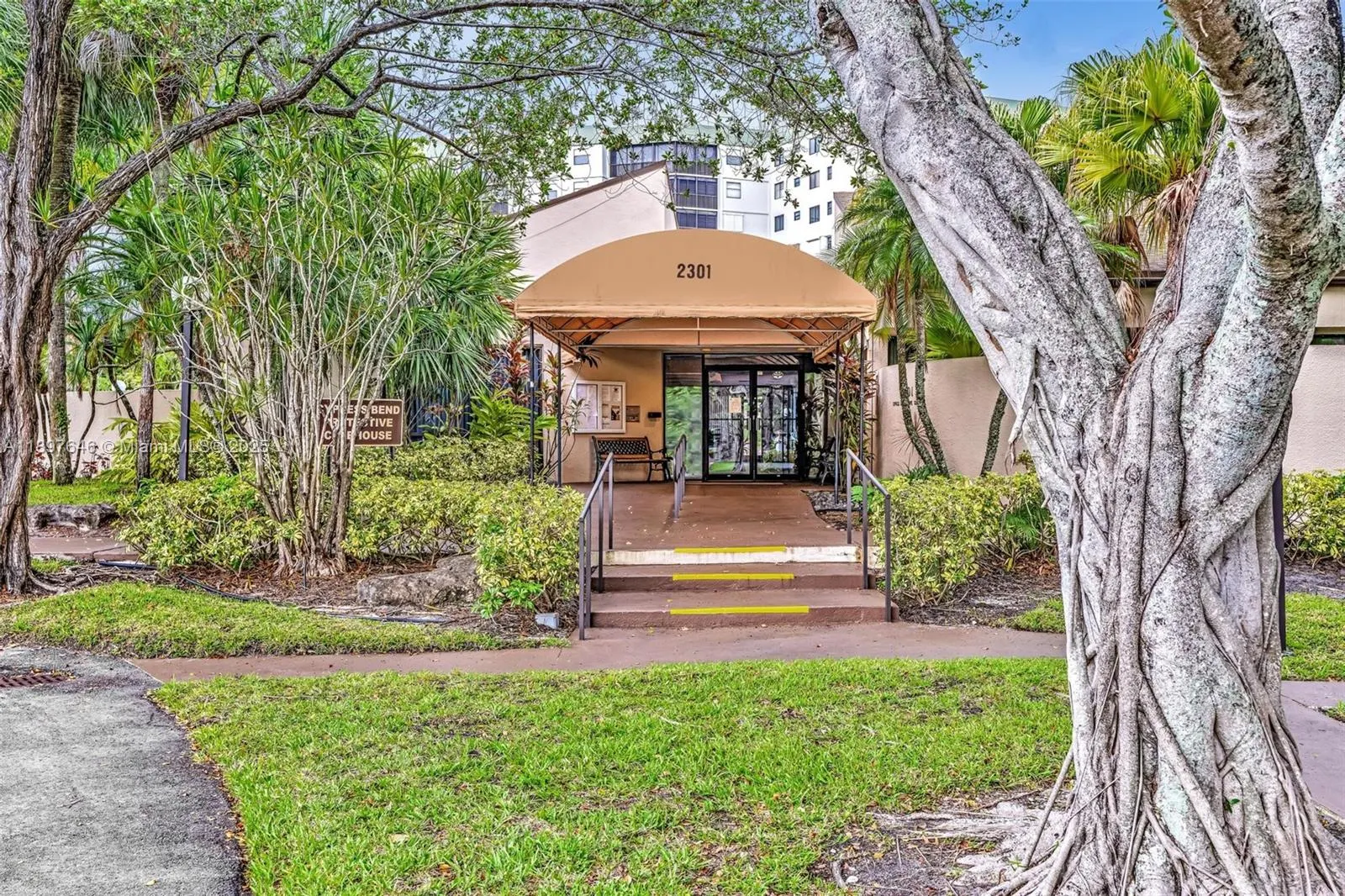 2221 Cypress Island Dr, #805