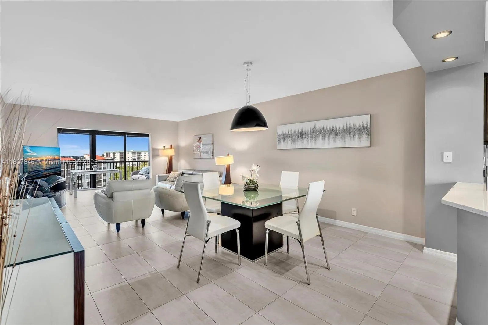 2221 Cypress Island Dr, #805