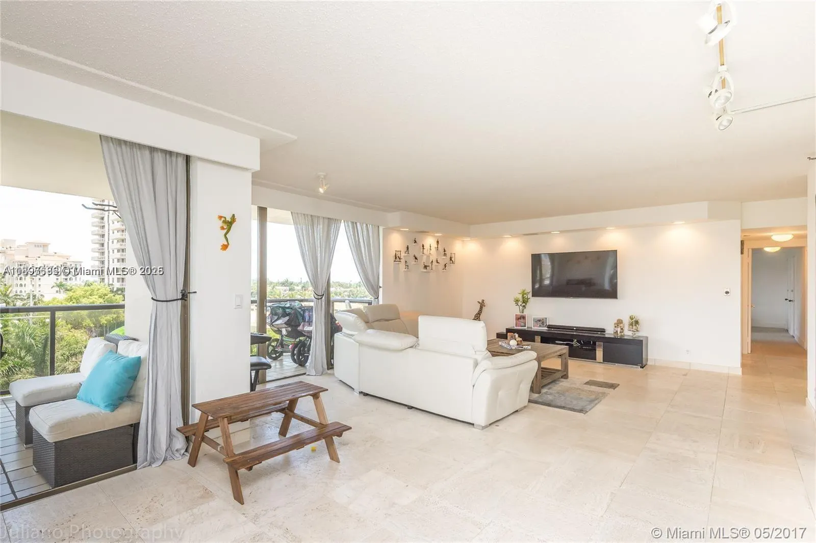 19667 Turnberry Way, #5E