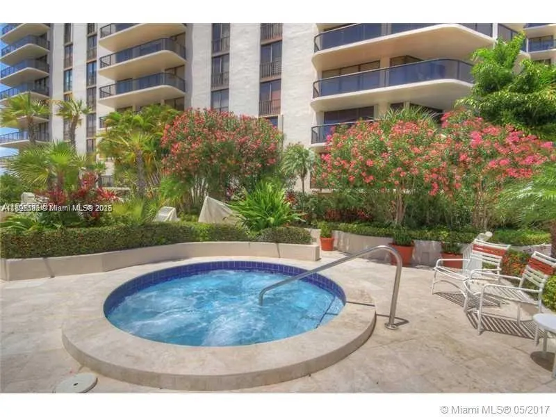19667 Turnberry Way, #5E
