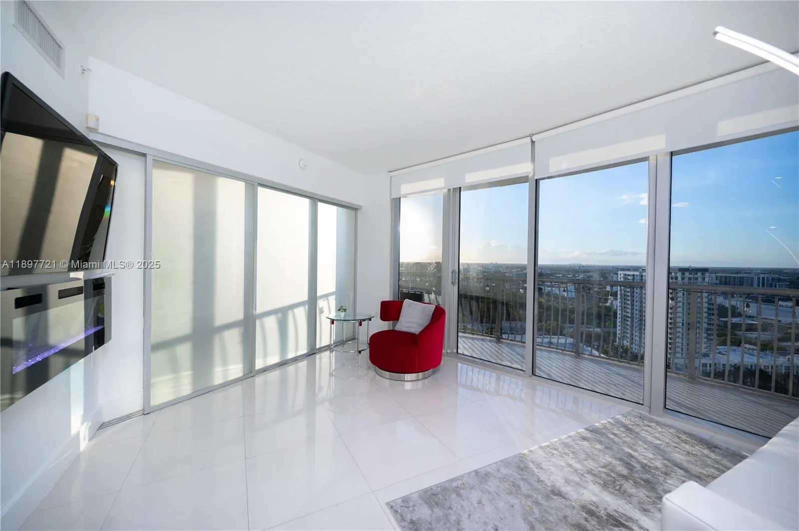 1750 N Bayshore Dr, #2615