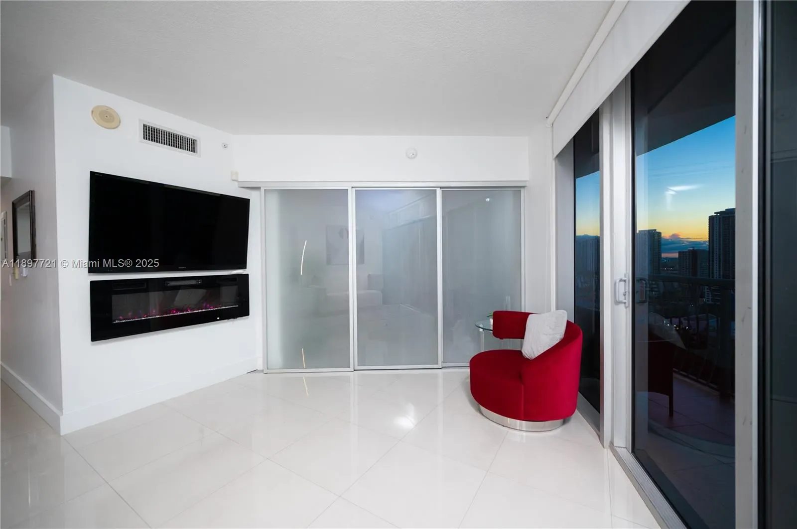 1750 N Bayshore Dr, #2615