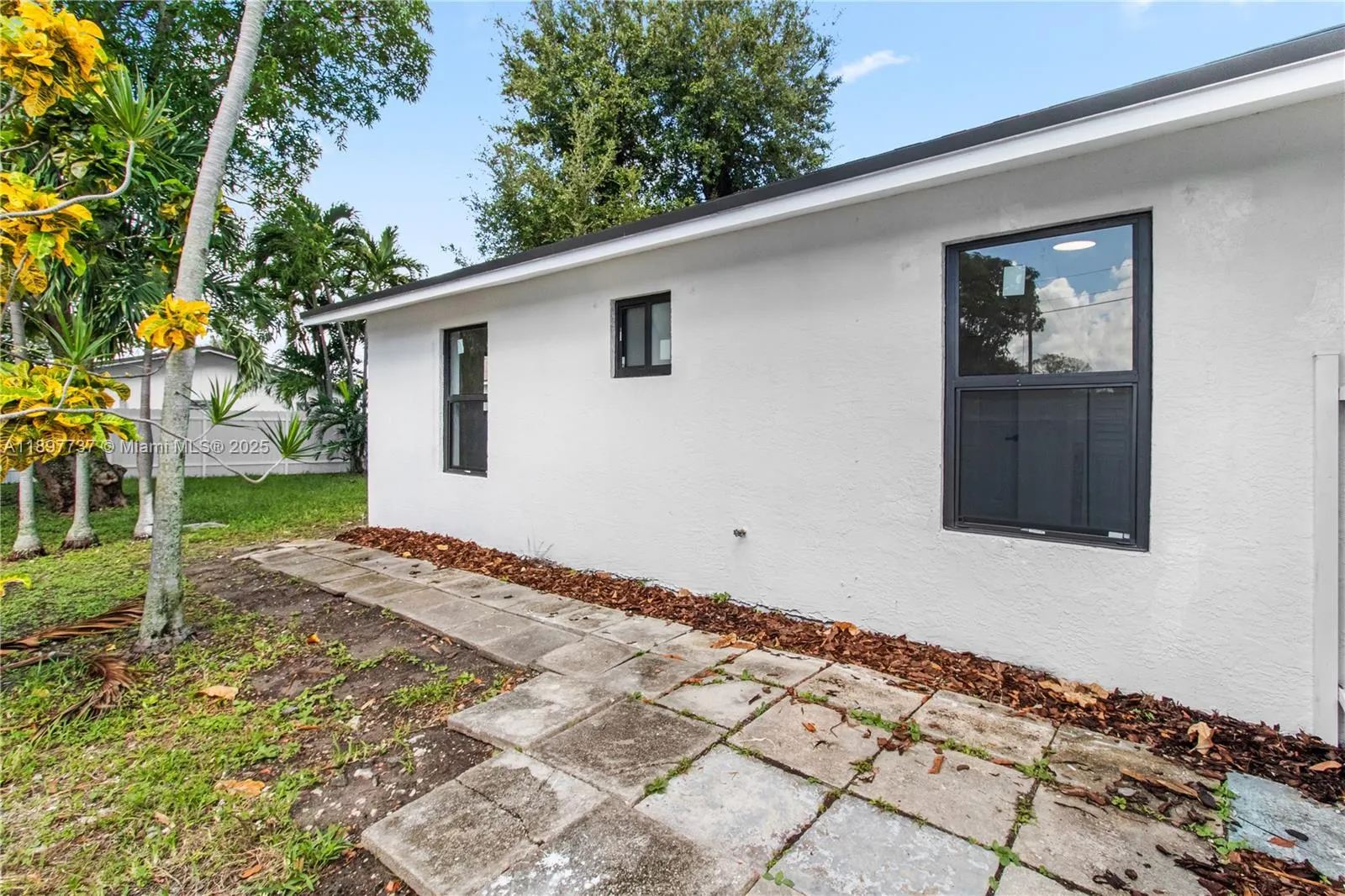 205 NW 7th Ave