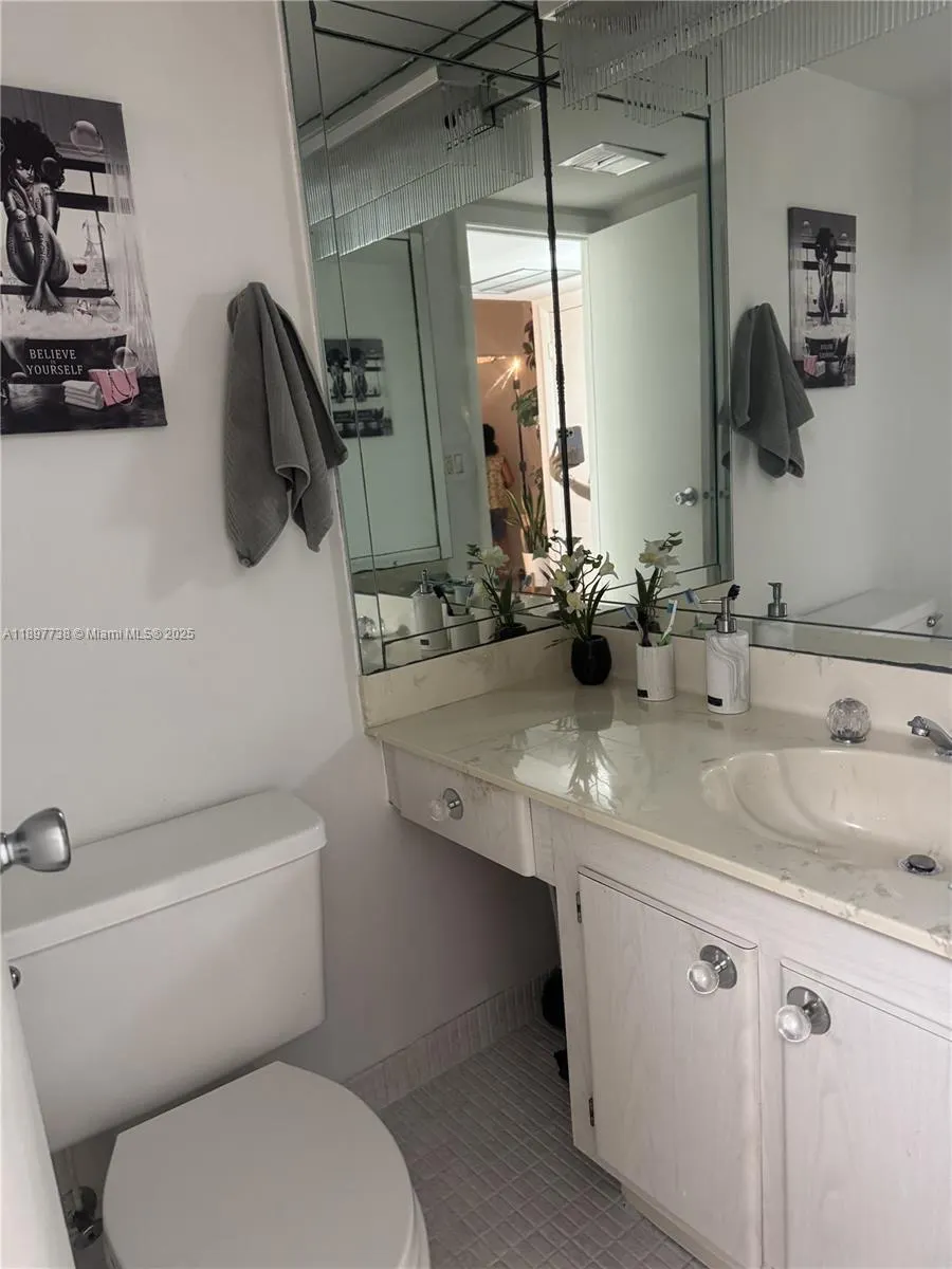 20301 W Country Club Dr, #821