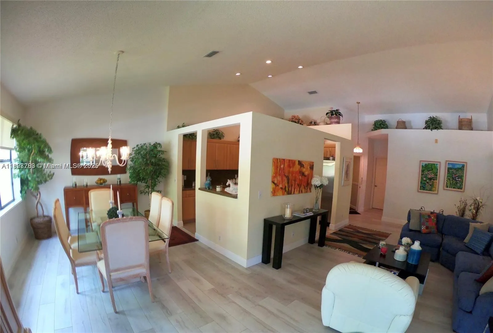 5800 Coach House Cir, #E