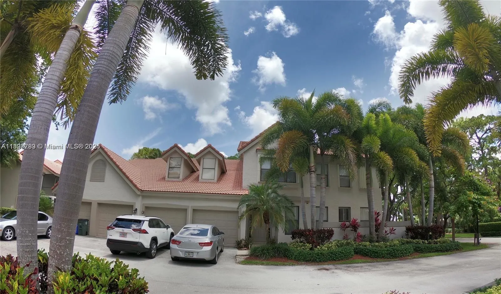 5800 Coach House Cir, #E