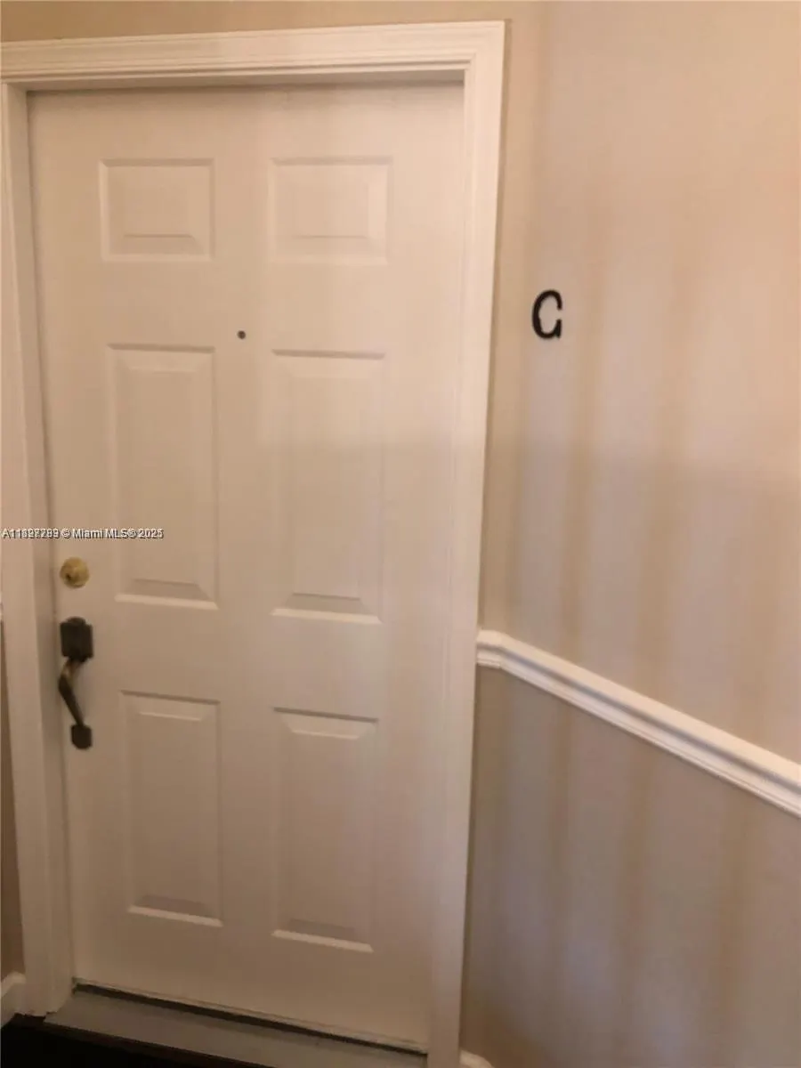 5800 Coach House Cir, #E