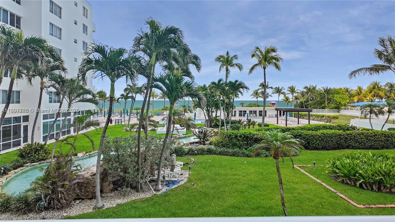 5005 Collins Ave, #1523