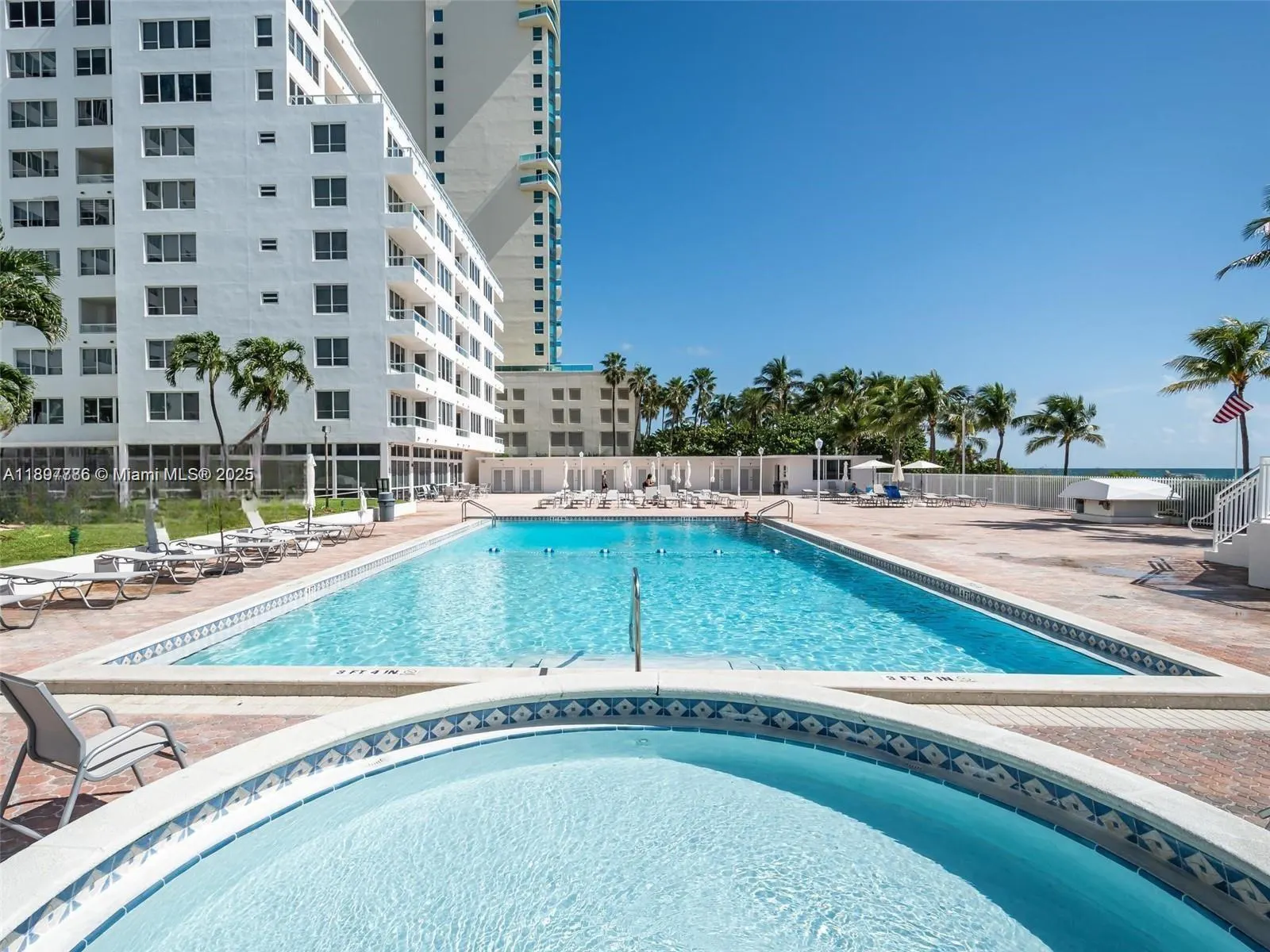 5005 Collins Ave, #1523