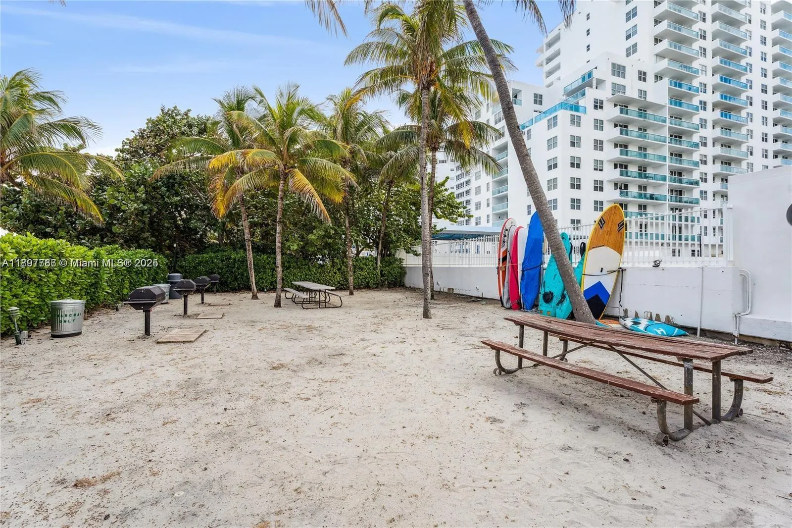 5005 Collins Ave, #1523