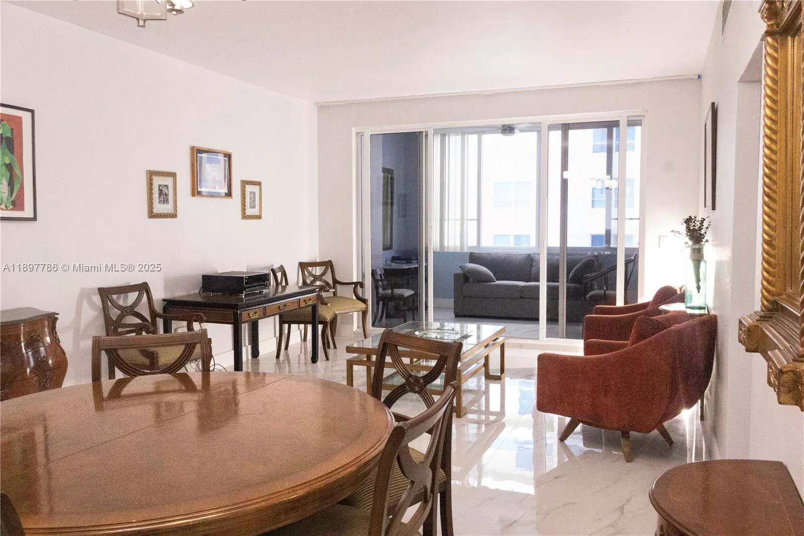 5005 Collins Ave, #1523