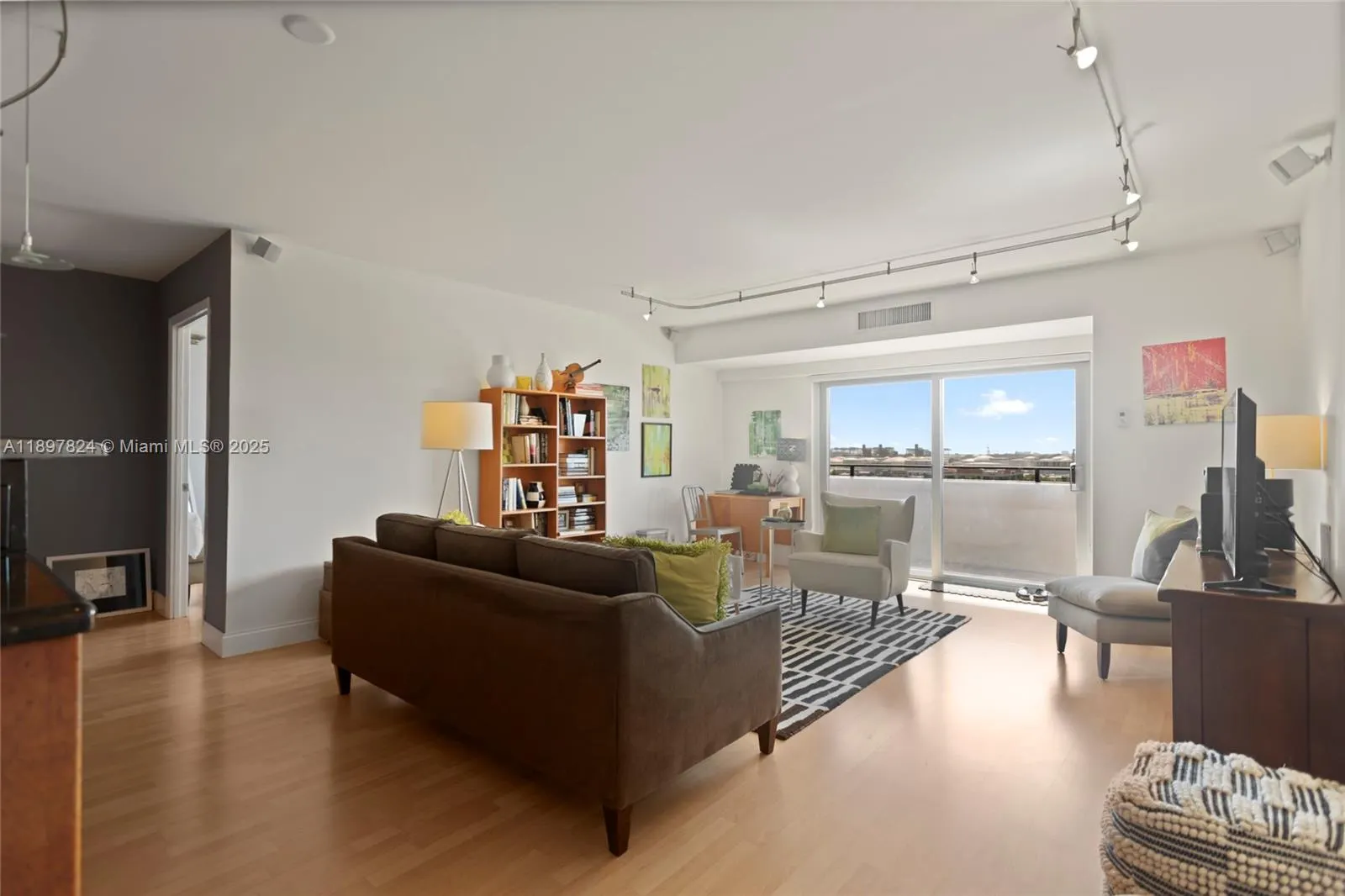 1625 SE 10th Ave, #905