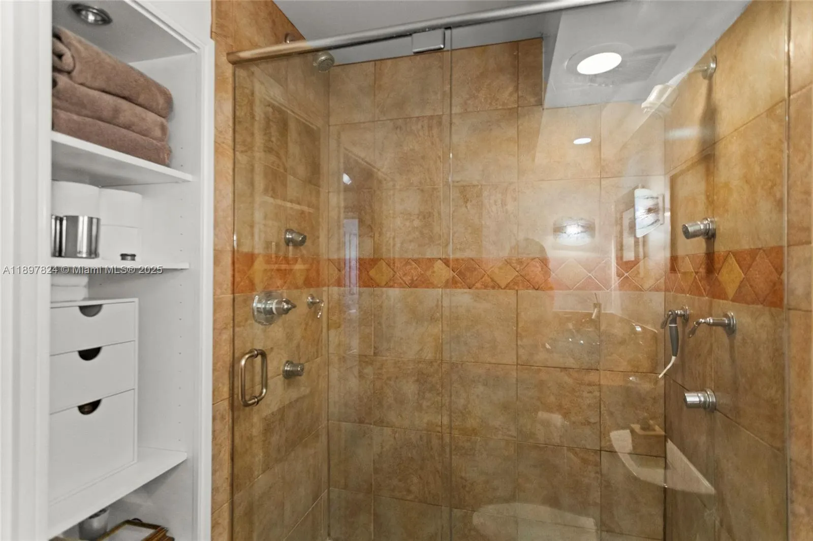 1625 SE 10th Ave, #905