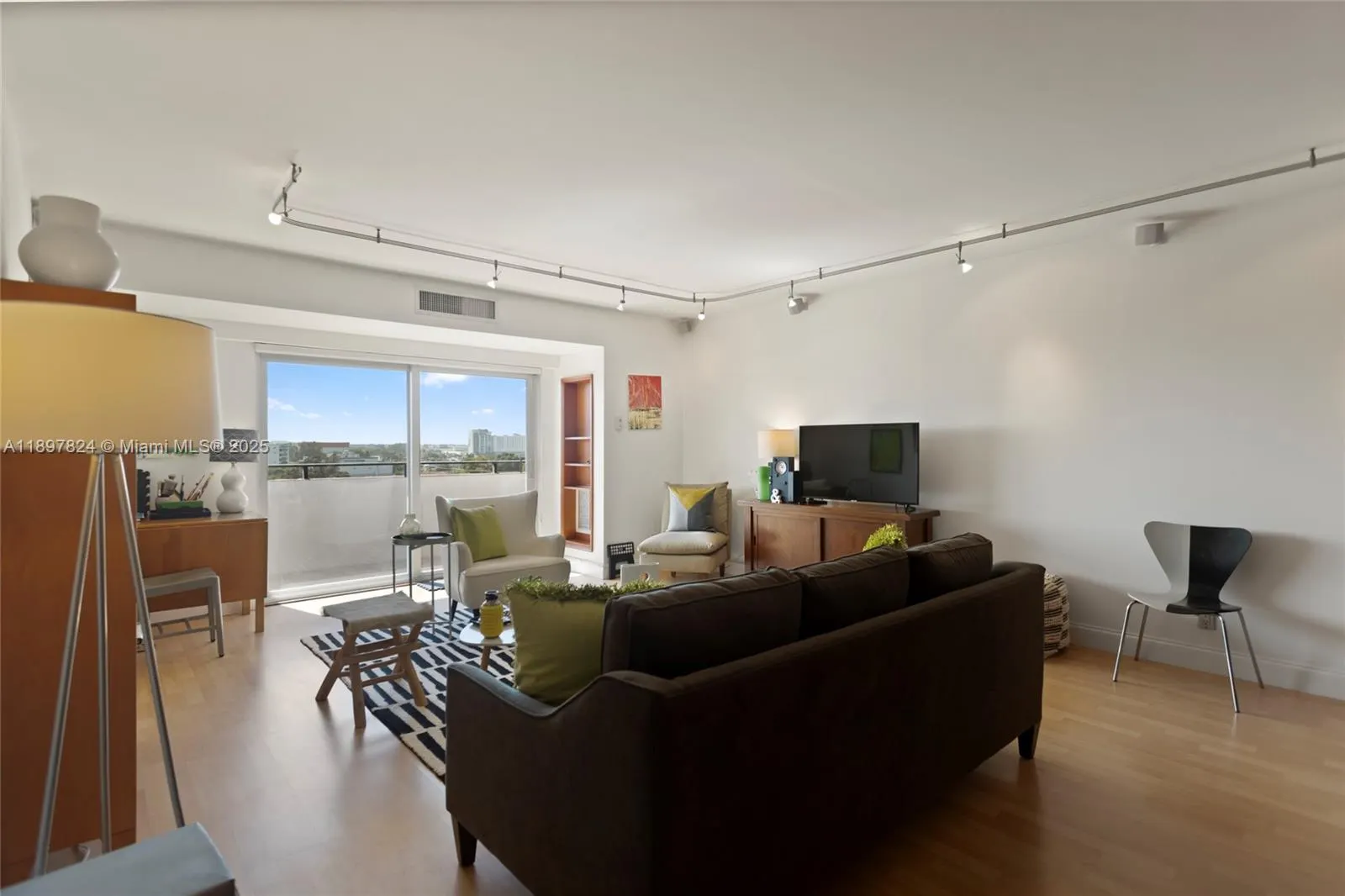 1625 SE 10th Ave, #905
