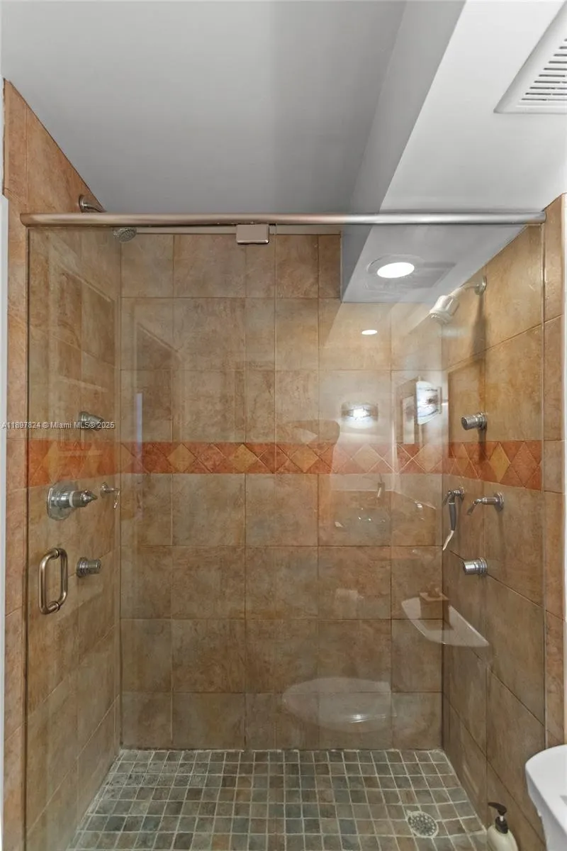 1625 SE 10th Ave, #905