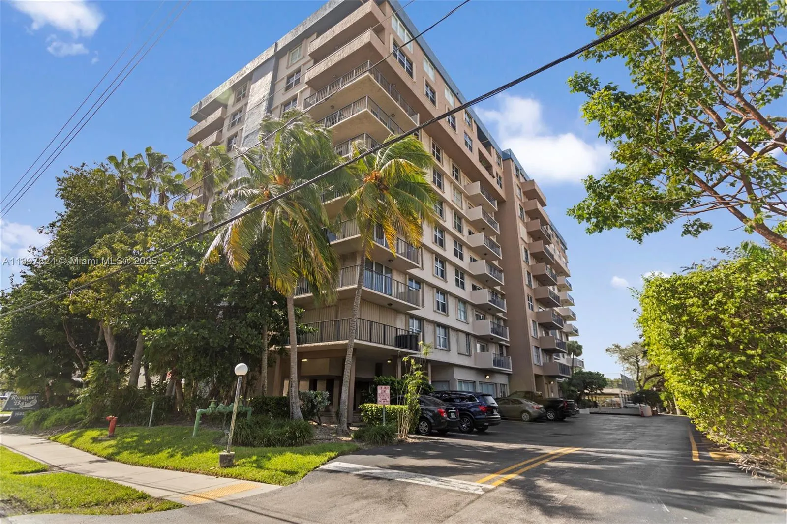 1625 SE 10th Ave, #905