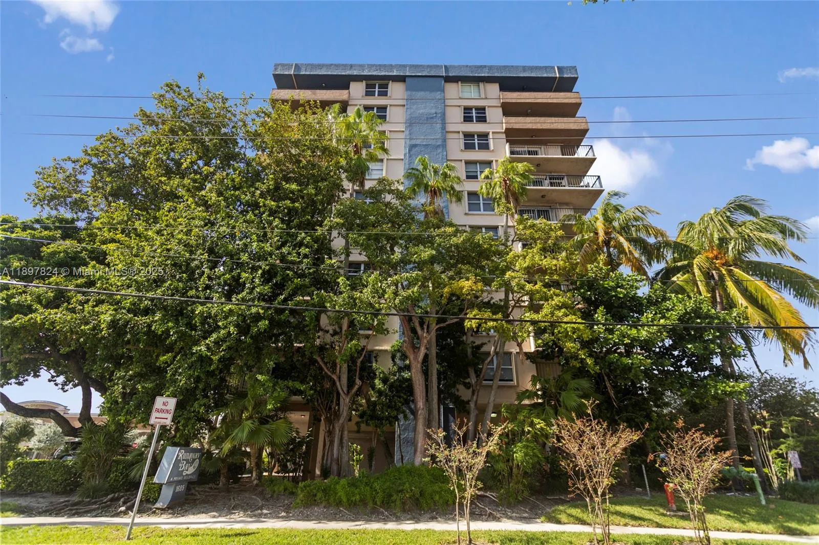 1625 SE 10th Ave, #905