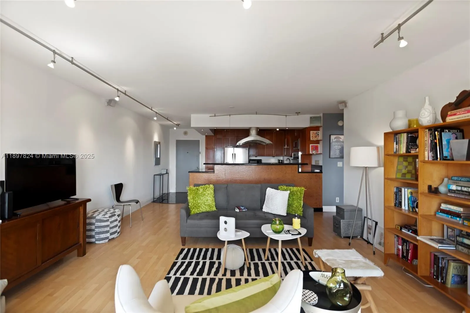 1625 SE 10th Ave, #905