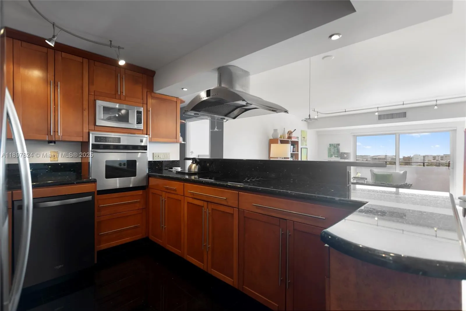 1625 SE 10th Ave, #905