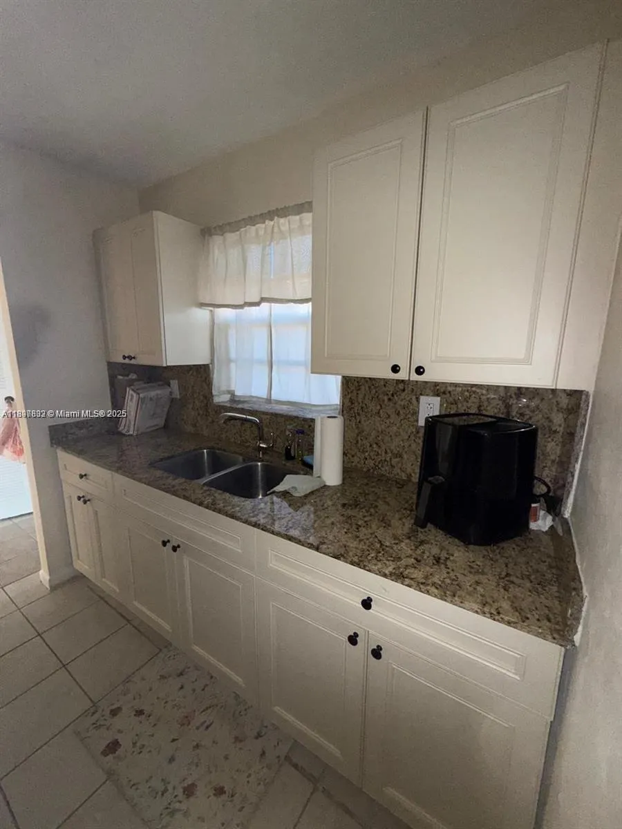 365 NE 125th, #412