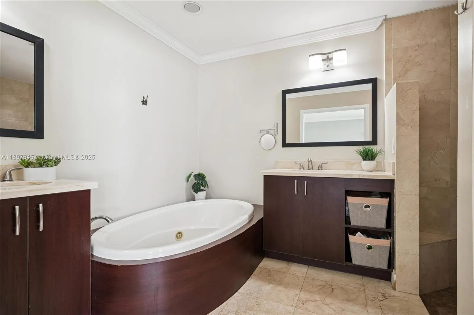 8271 Cassia Ter