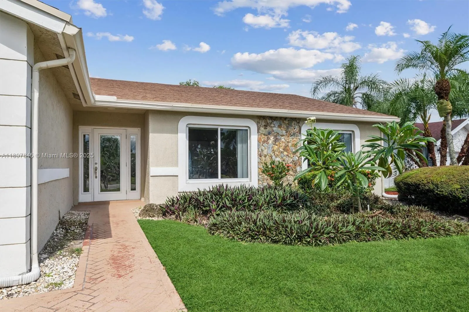 8271 Cassia Ter