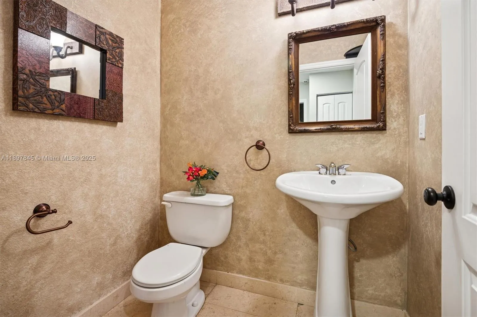 8271 Cassia Ter
