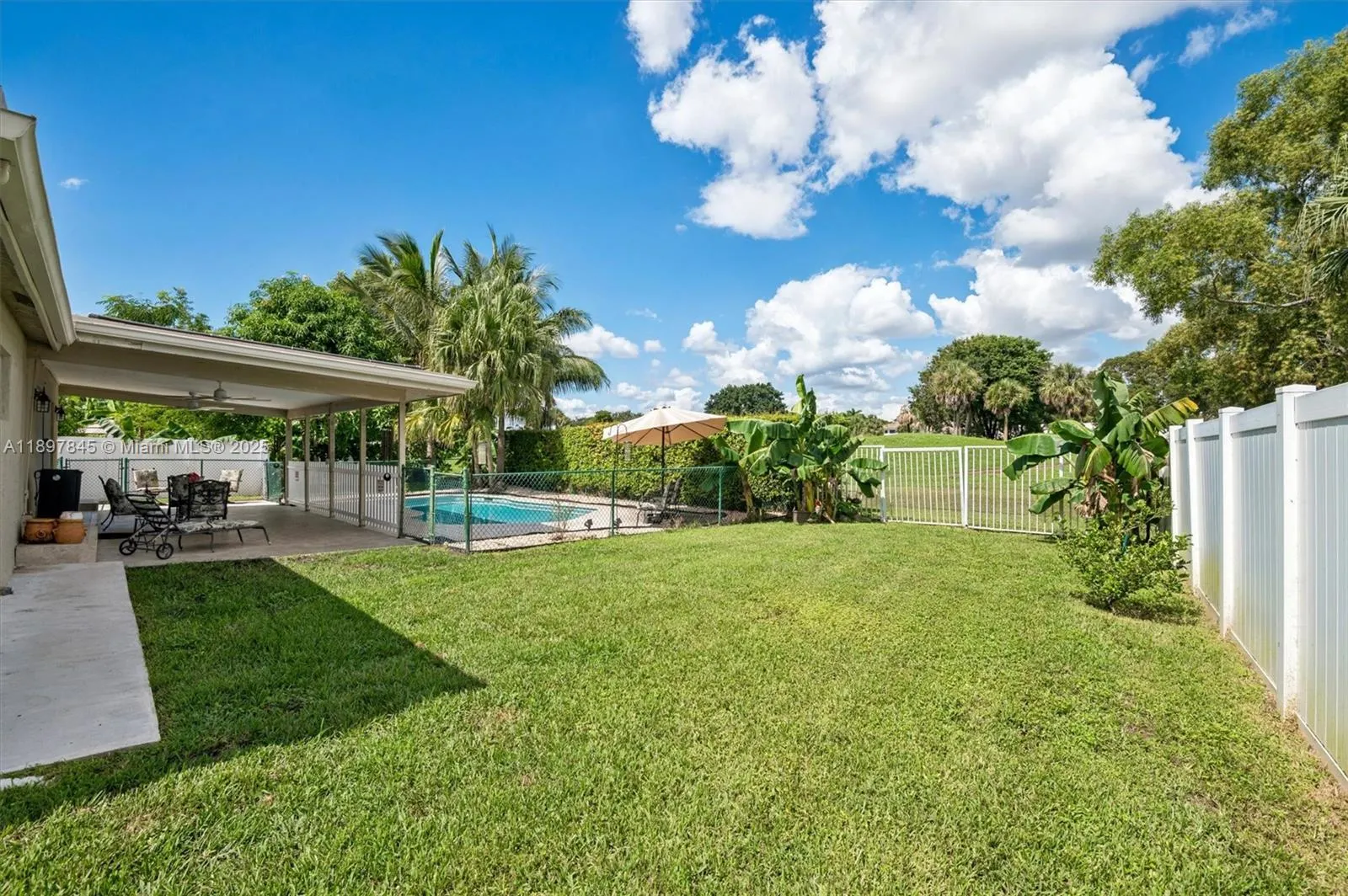 8271 Cassia Ter
