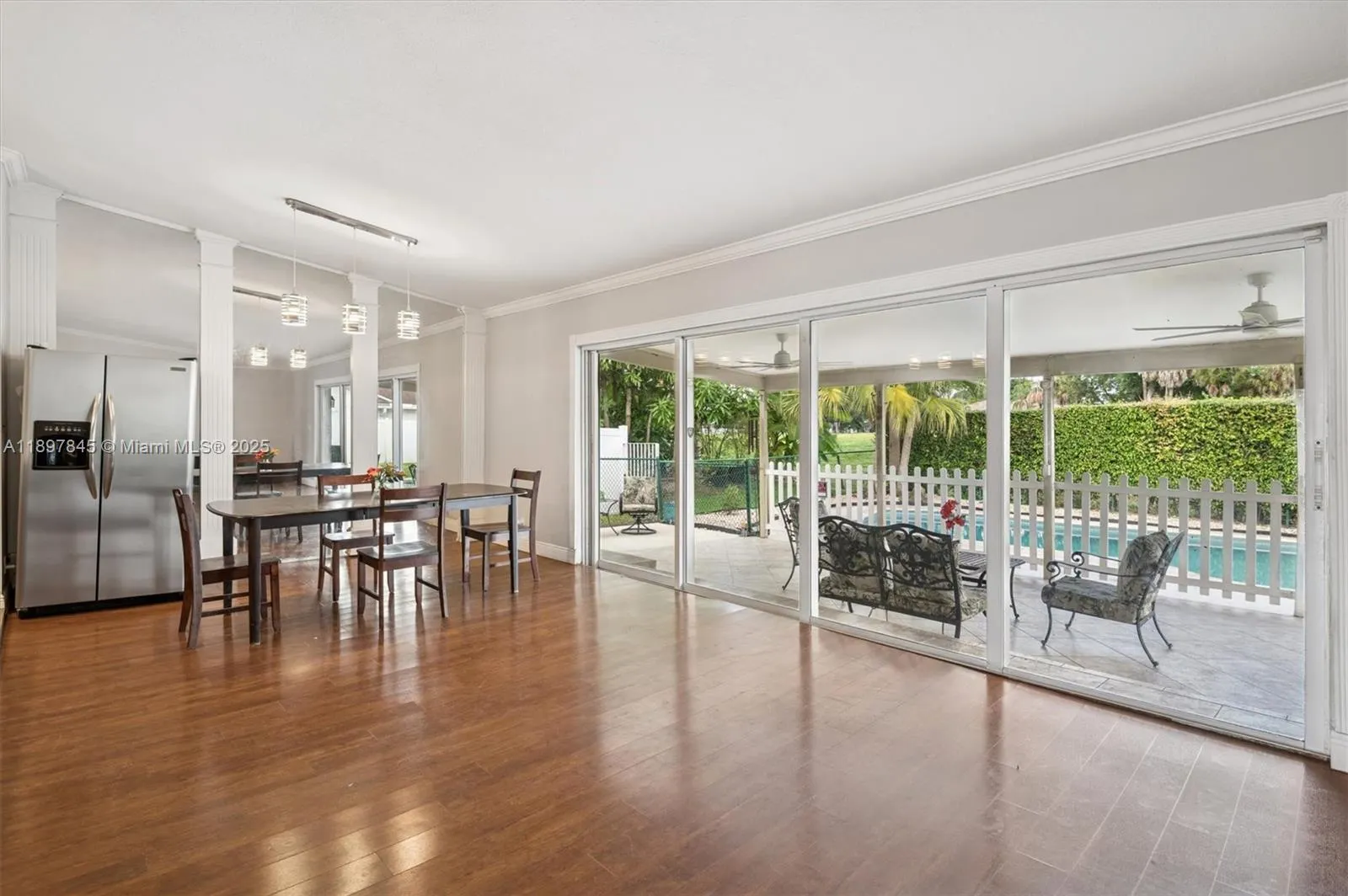 8271 Cassia Ter