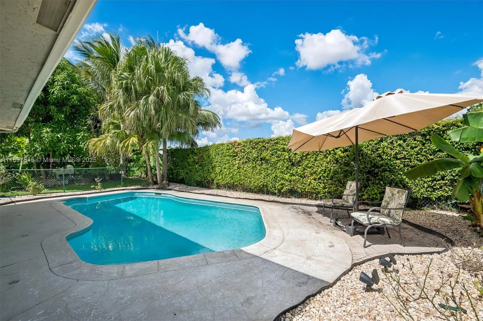 8271 Cassia Ter