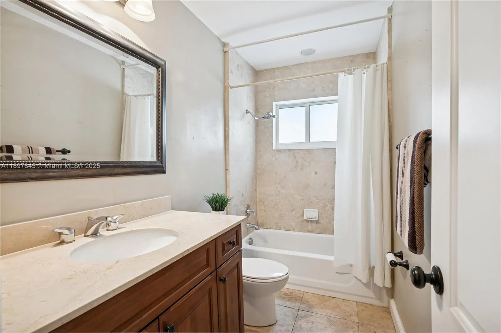 8271 Cassia Ter