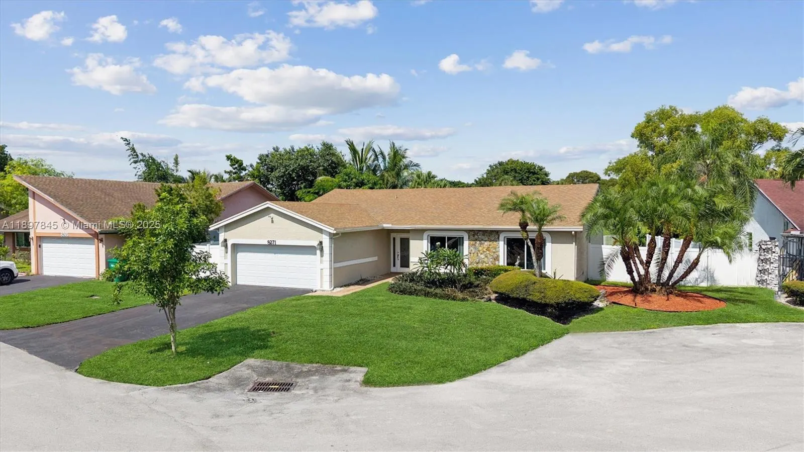 8271 Cassia Ter