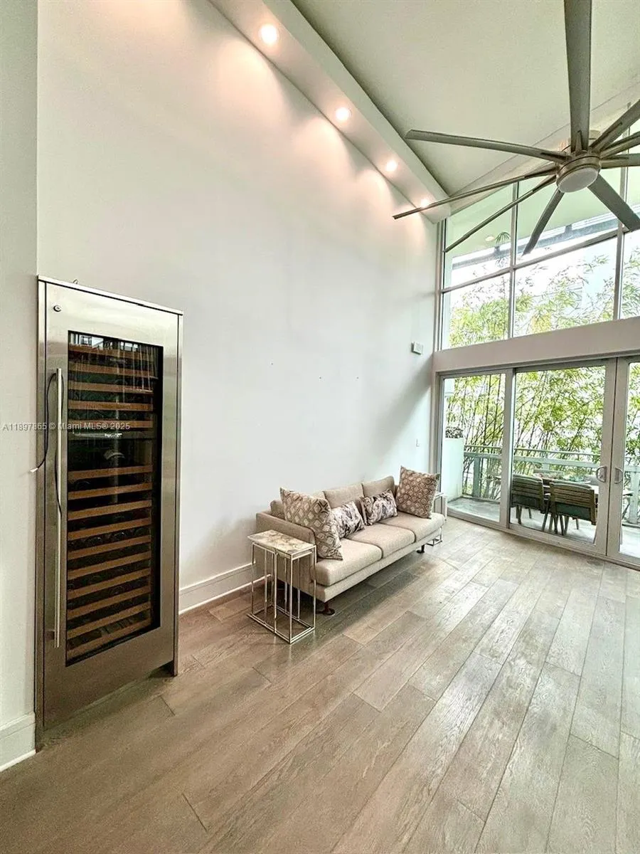 221 Jefferson Ave, #4