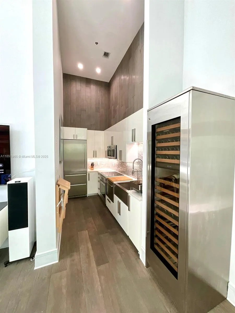 221 Jefferson Ave, #4