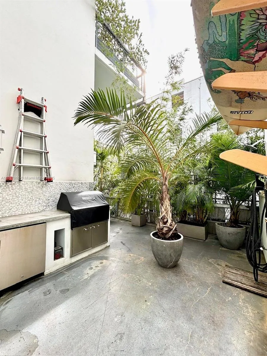221 Jefferson Ave, #4