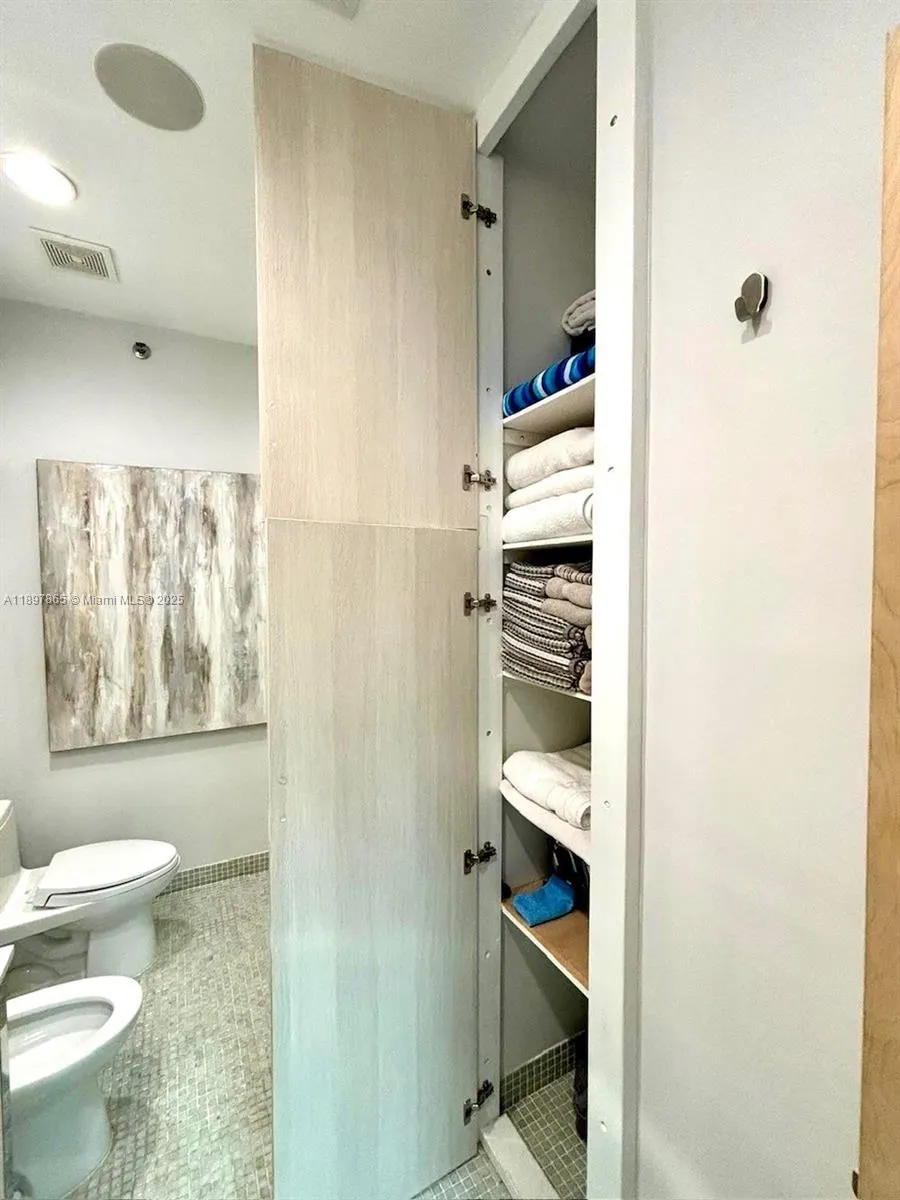 221 Jefferson Ave, #4