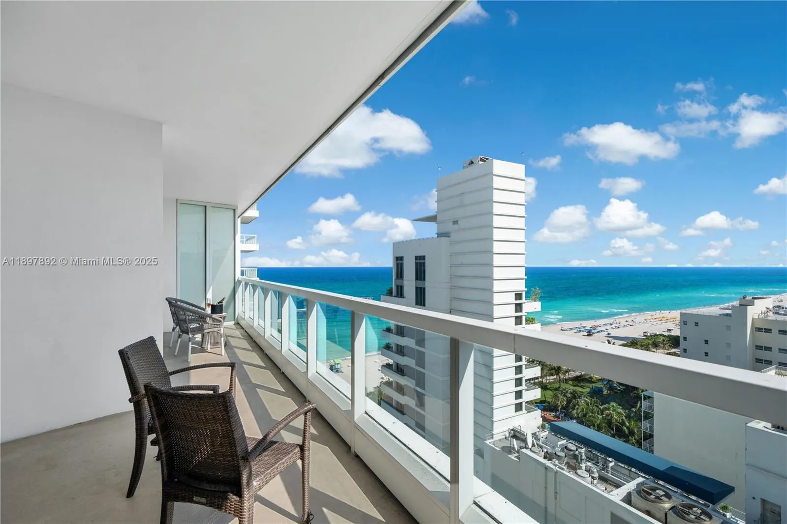 4391 Collins Ave, #1619