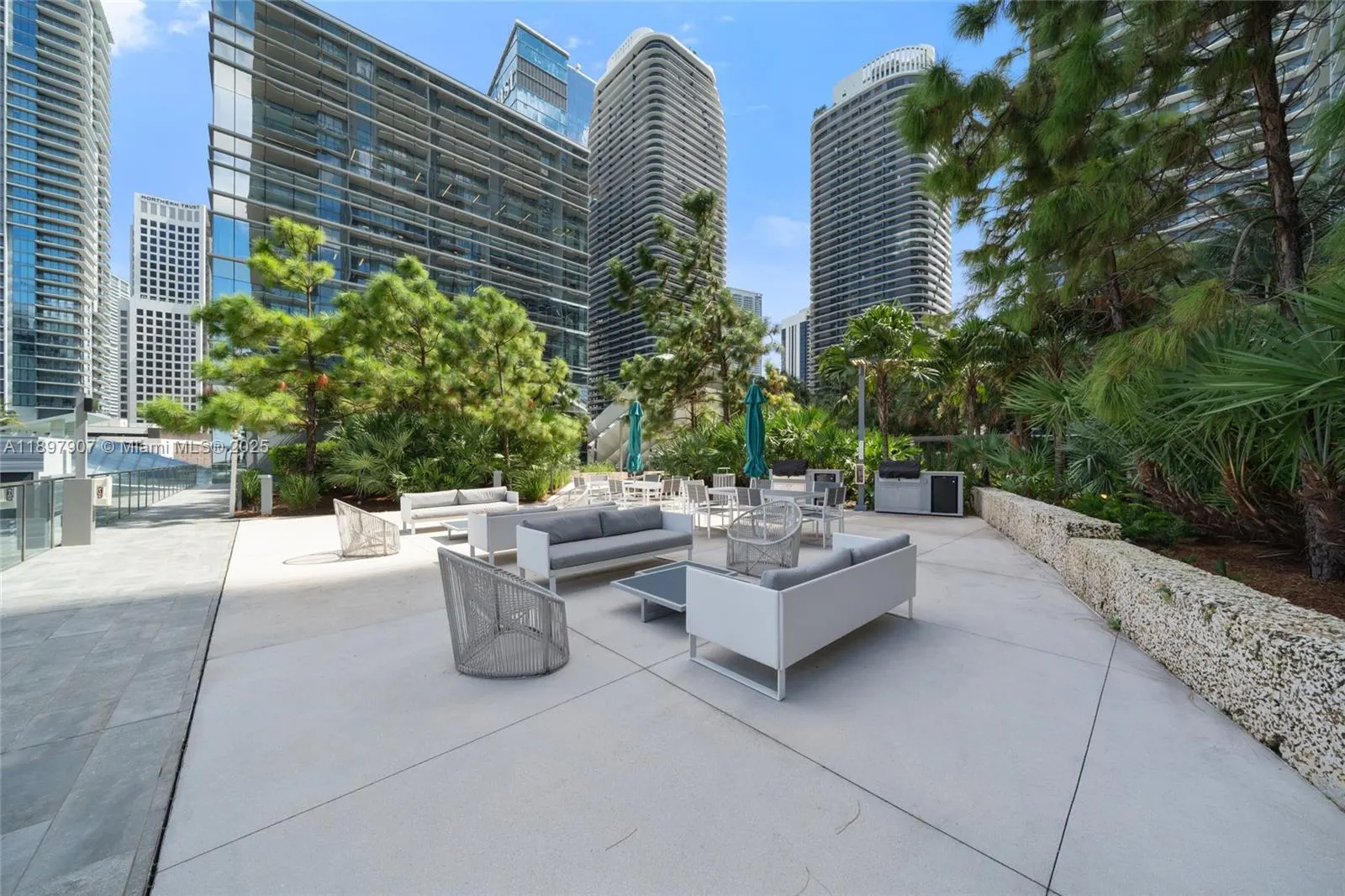 88 SW 7th St, #3910