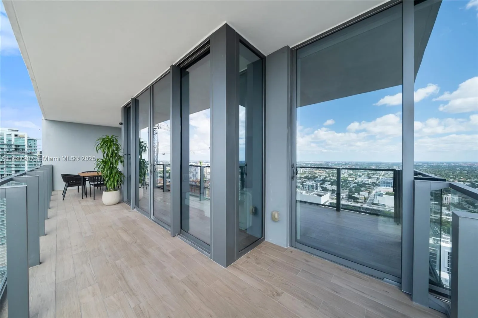 88 SW 7th St, #3910