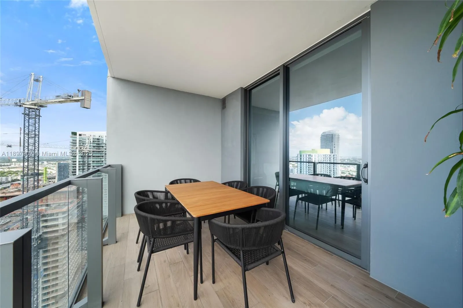 88 SW 7th St, #3910