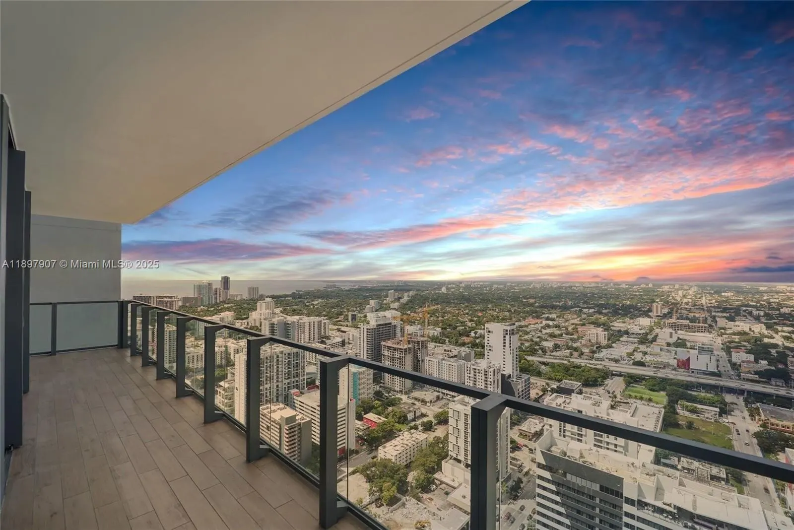 88 SW 7th St, #3910